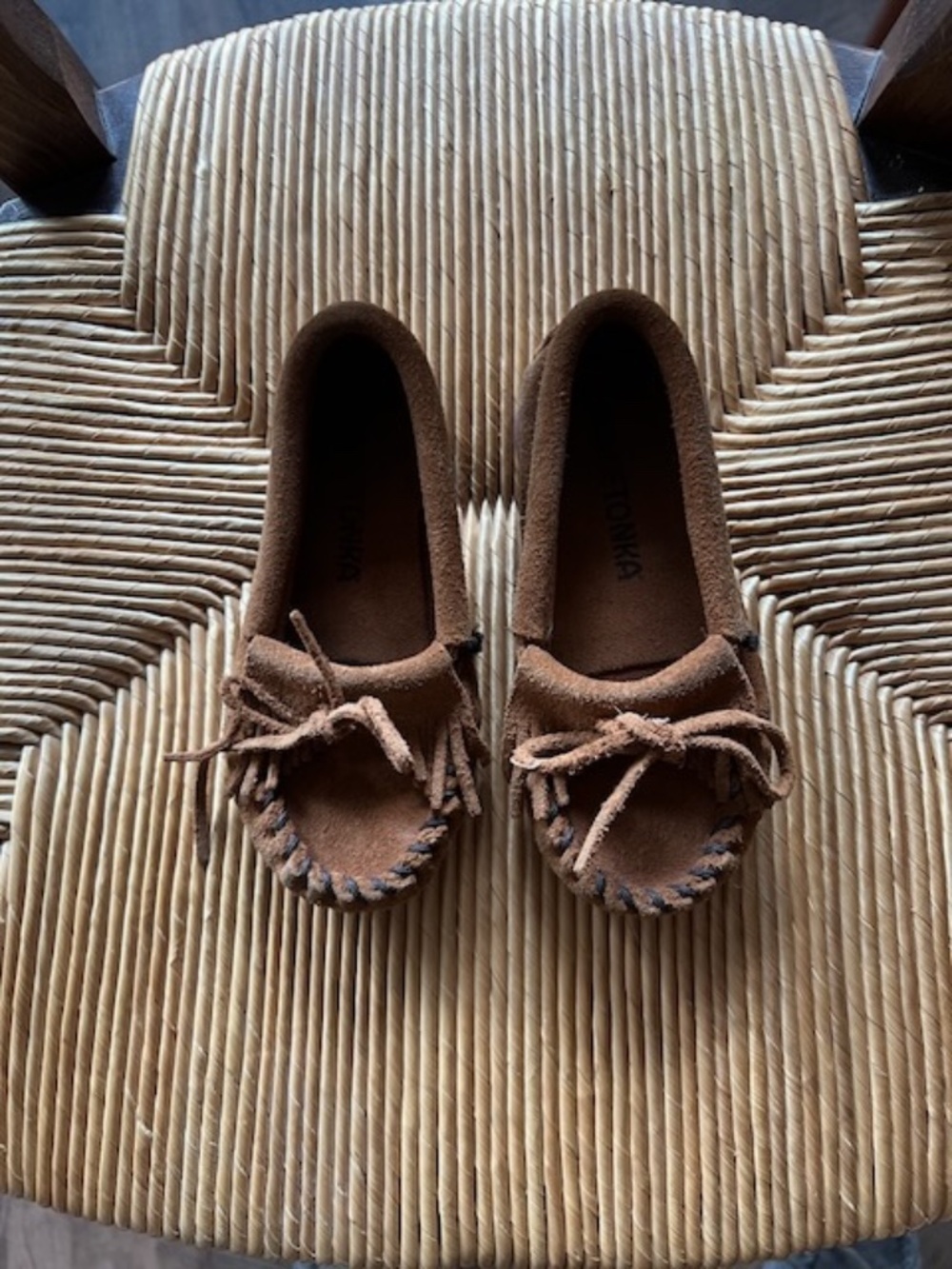 Kids brown suede Minnetonka Moccasin Size 9